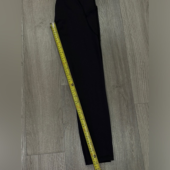 SOLD- Lululemon Legging High Rise 25” 7/8 Pockets Athletic Women’s size 4 - Picture 15 of 16